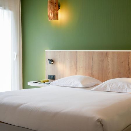 Best Western Le Bois De La Marche Liguge Екстер'єр фото