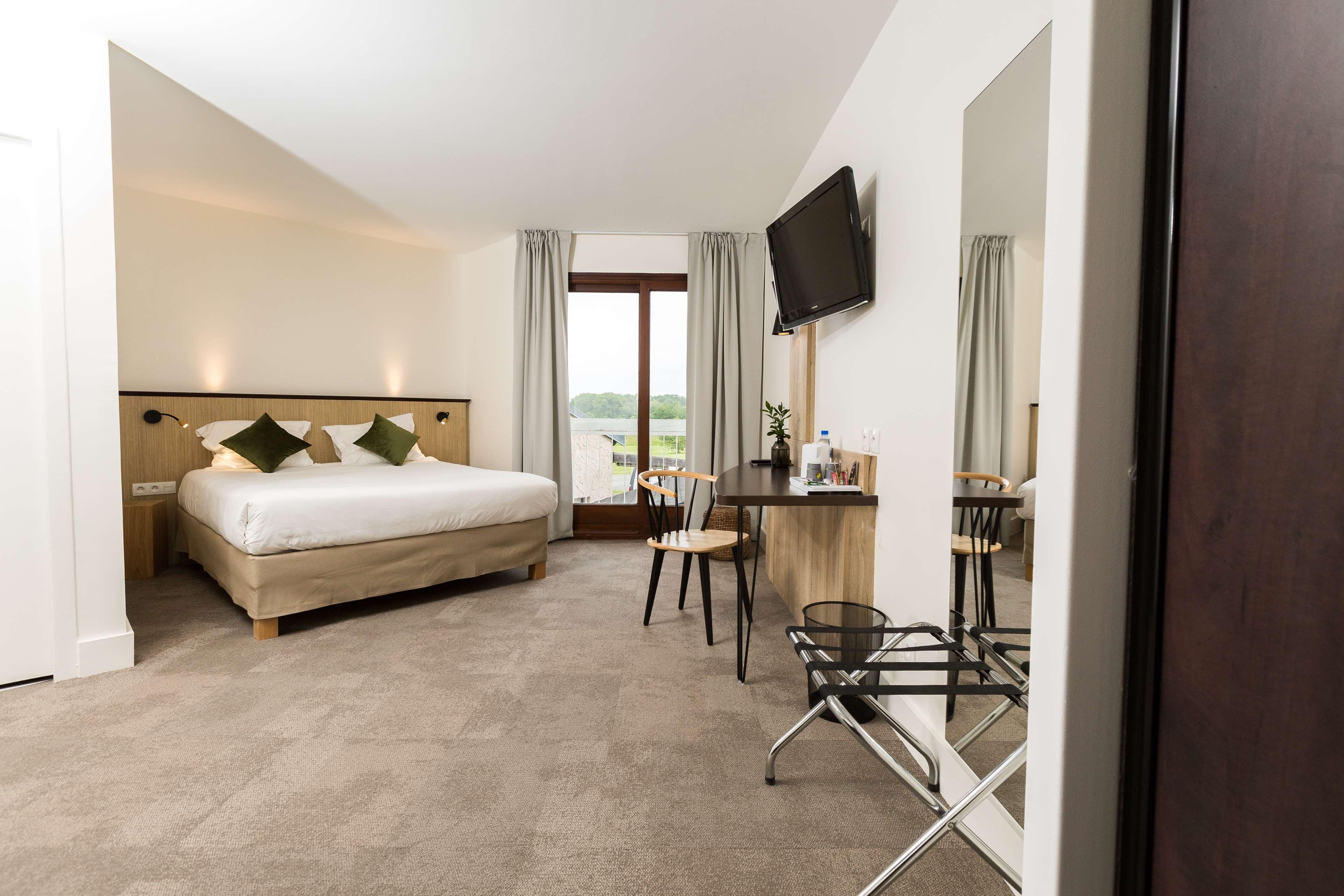Best Western Le Bois De La Marche Liguge Екстер'єр фото