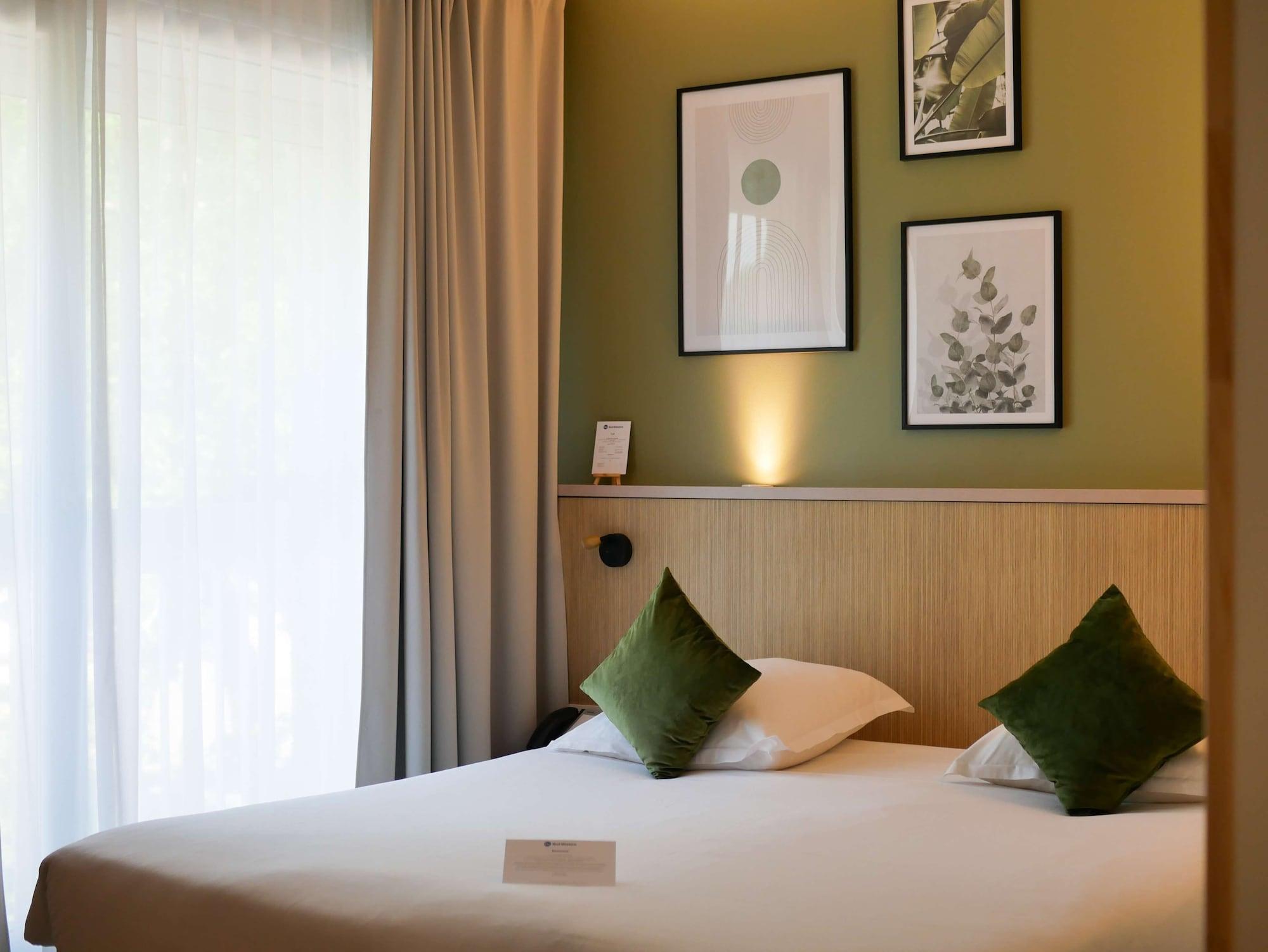 Best Western Le Bois De La Marche Liguge Екстер'єр фото