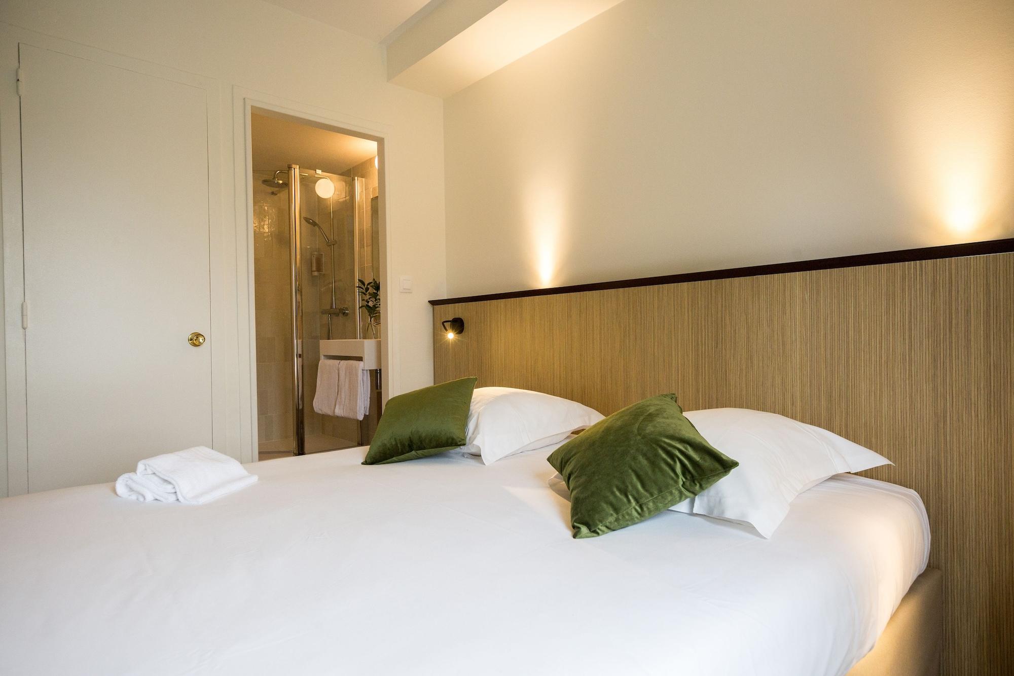 Best Western Le Bois De La Marche Liguge Екстер'єр фото