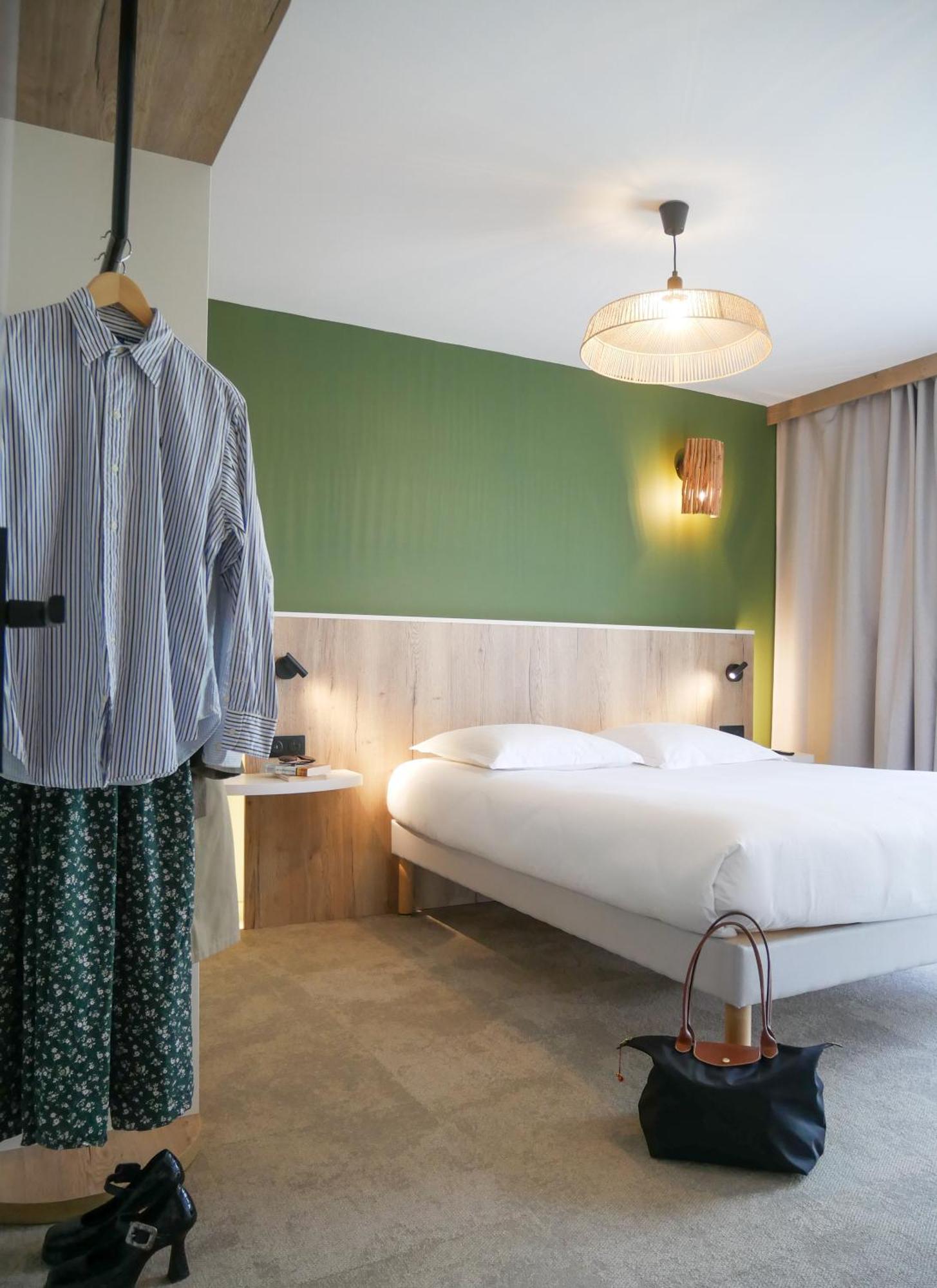 Best Western Le Bois De La Marche Liguge Екстер'єр фото